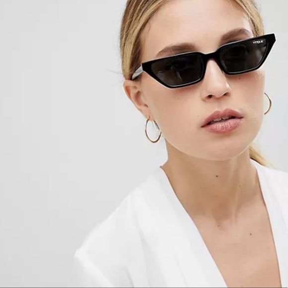 Vogue Eyewear Accessories - Gigi Hadid x Vogue eyewear low cat-eye sunglasses
